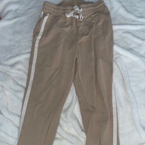 Light brown strata with white stripes